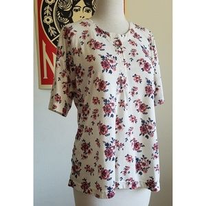Floral tee Henley style- Vintage